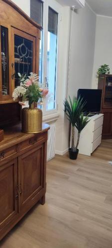 Apartment 2 Bedroom Gem Near Fast Wi Fi Kademy House