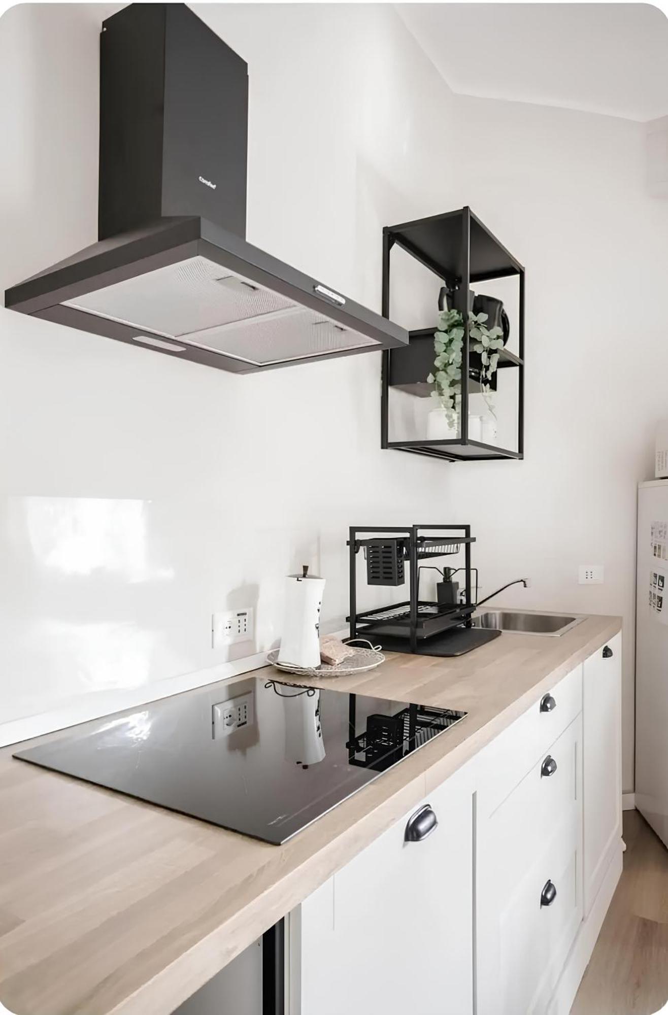 2 Bedroom Gem Near Fast Wi Fi Kademy House Milan