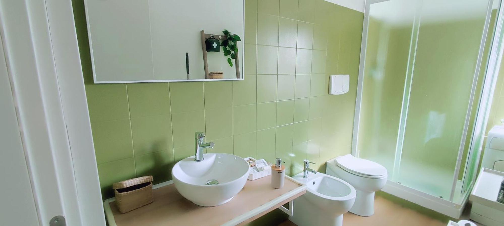 Apartment 2 Bedroom Gem Near Fast Wi Fi Kademy House *
